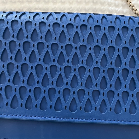 New Stuart Weitzman Blue Leather Crossbody Clutch - Picture 7 of 13